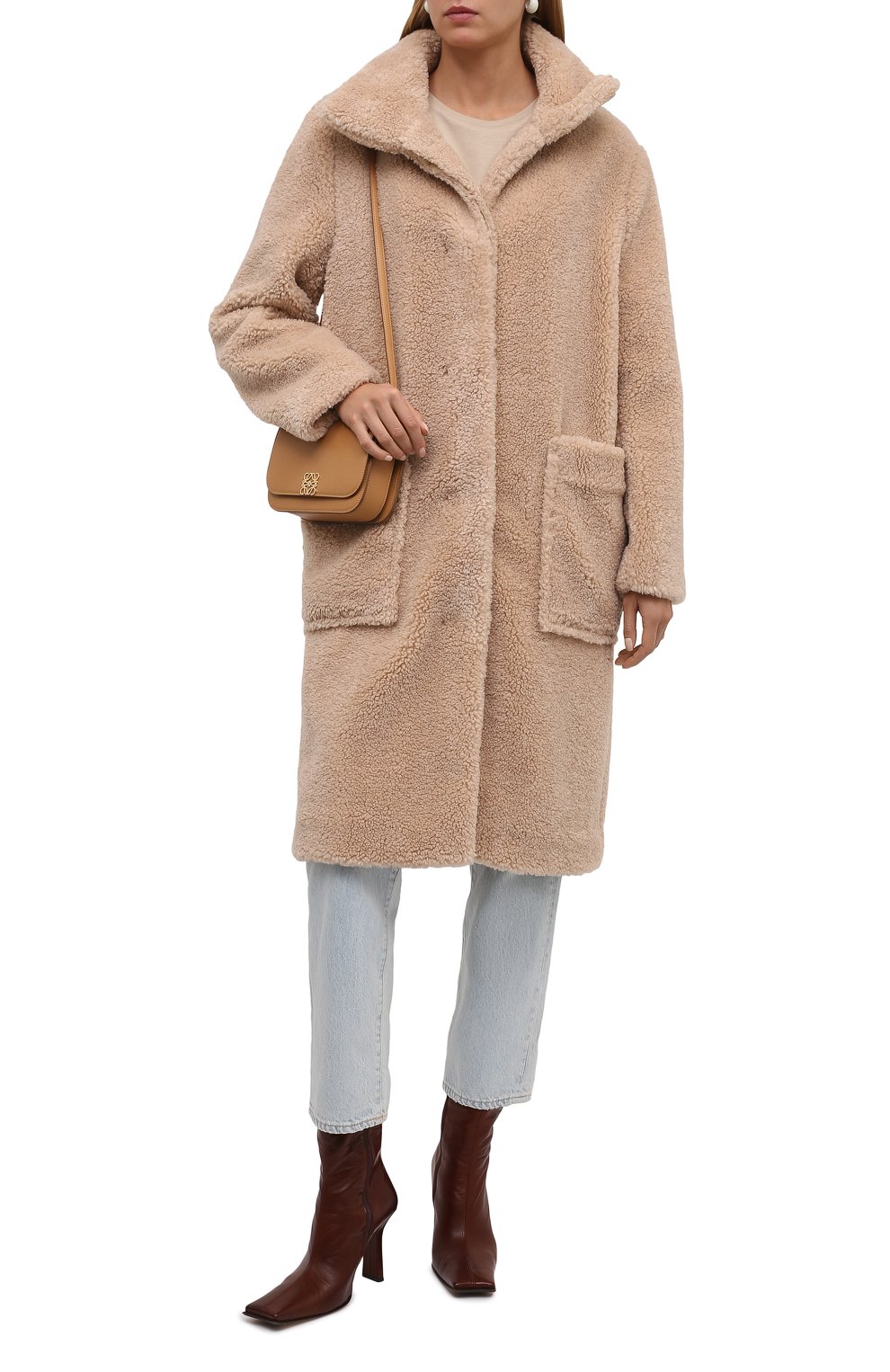 Шуба из экомеха BOSS светло-бежевого цвета по цене 39500 руб., арт. 50436930, фото 2 Шуба из экомеха BOSS, арт. 50436930, фото 2