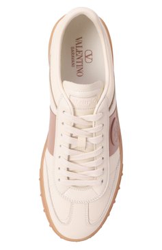 Женские кожаные кеды upvillage VALENTINO кремового цвета, арт. 6W2S0IL9/FCF | Фото 6 (Материал внешний: Натуральная кожа; Материал сплава: Проставлено; Подошва: Платформа; Драгоценные камни: Проставлено; Материал внутренний: Натуральная кожа; Материал утеплителя: Без утеплителя; Кросс-КТ: Низкие; Стили: Кэжуэл)