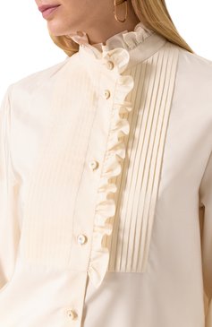 Женская шелковая блузка VALENTINO кремового цвета, арт. 6B3AB755924 | Фото 5 (Длина (для топов): Удлиненные; Драгоценные камни: Проставлено; Рукава: Длинные; Материал сплава: Проставлено; Материал внешний: Шелк; Принт: Без принта; Женское Кросс-КТ: Блуза-одежда; Стили: Романтичный)