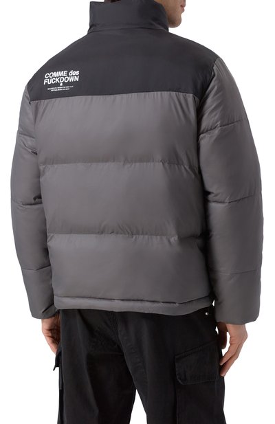 Пуховик COMME DES FUCKDOWN серого цвета по цене 32900 руб., арт. CFABM01704, фото 4 Пуховик COMME DES FUCKDOWN, арт. CFABM01704, фото 4