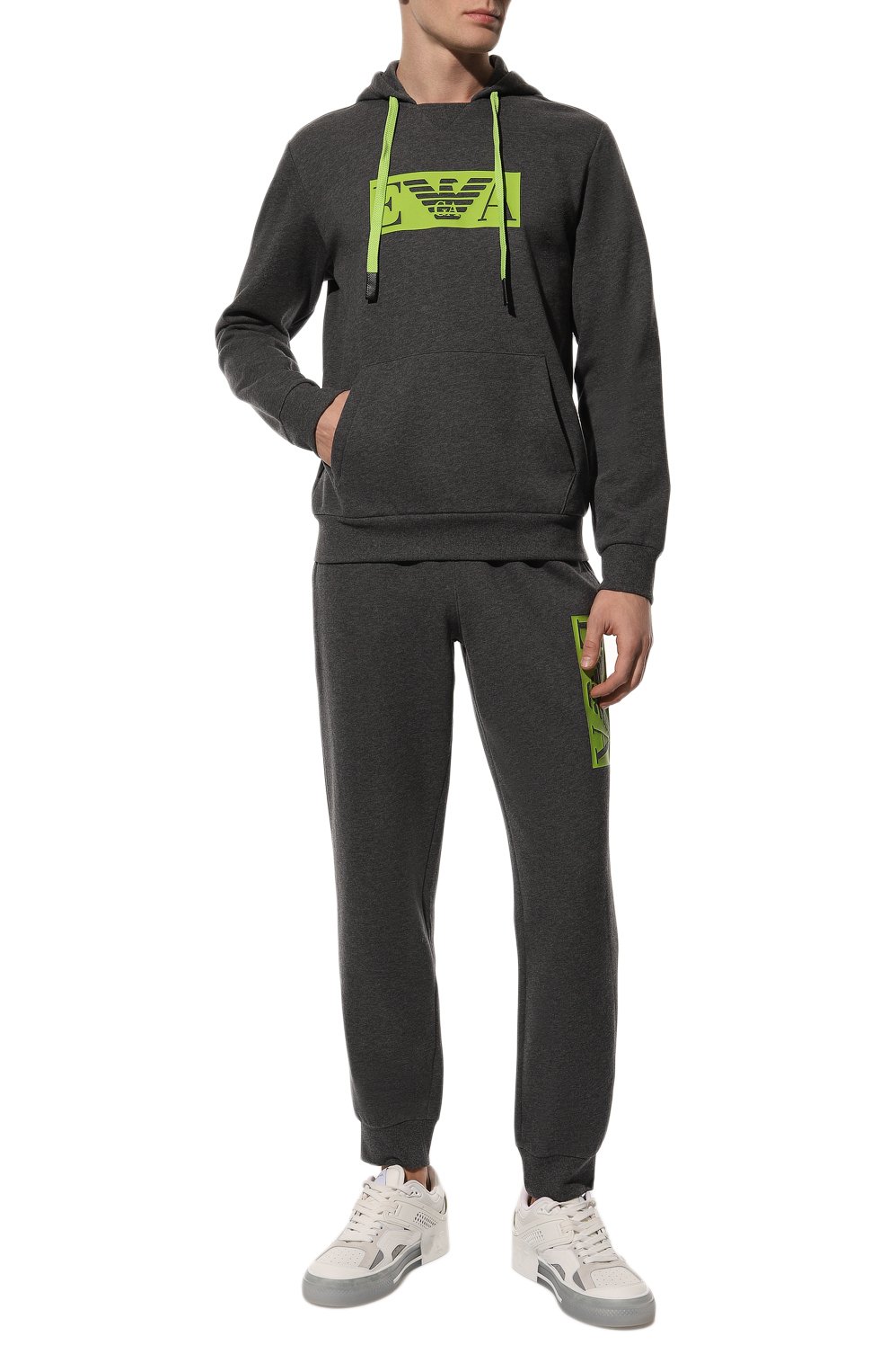 Джоггеры EMPORIO ARMANI серого цвета по цене 11850 руб., арт. 111873/2F571, фото 2 Джоггеры EMPORIO ARMANI, арт. 111873/2F571, фото 2