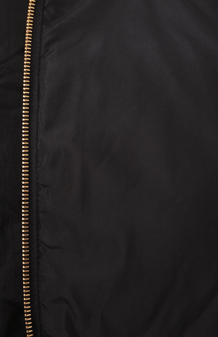 Женский пуховик JACQUEMUS черного цвета, арт. 24E241C0049/1320 | Фото 6 (Материал подклада: Синтетический материал; Рукава: Длинные; Драгоценные камни: Проставлено; Длина (верхняя одежда): Короткие; Материал сплава: Проставлено; Стили: Кэжуэл; Кросс-КТ: Пуховик; Материал внешний: Синтетический материал)