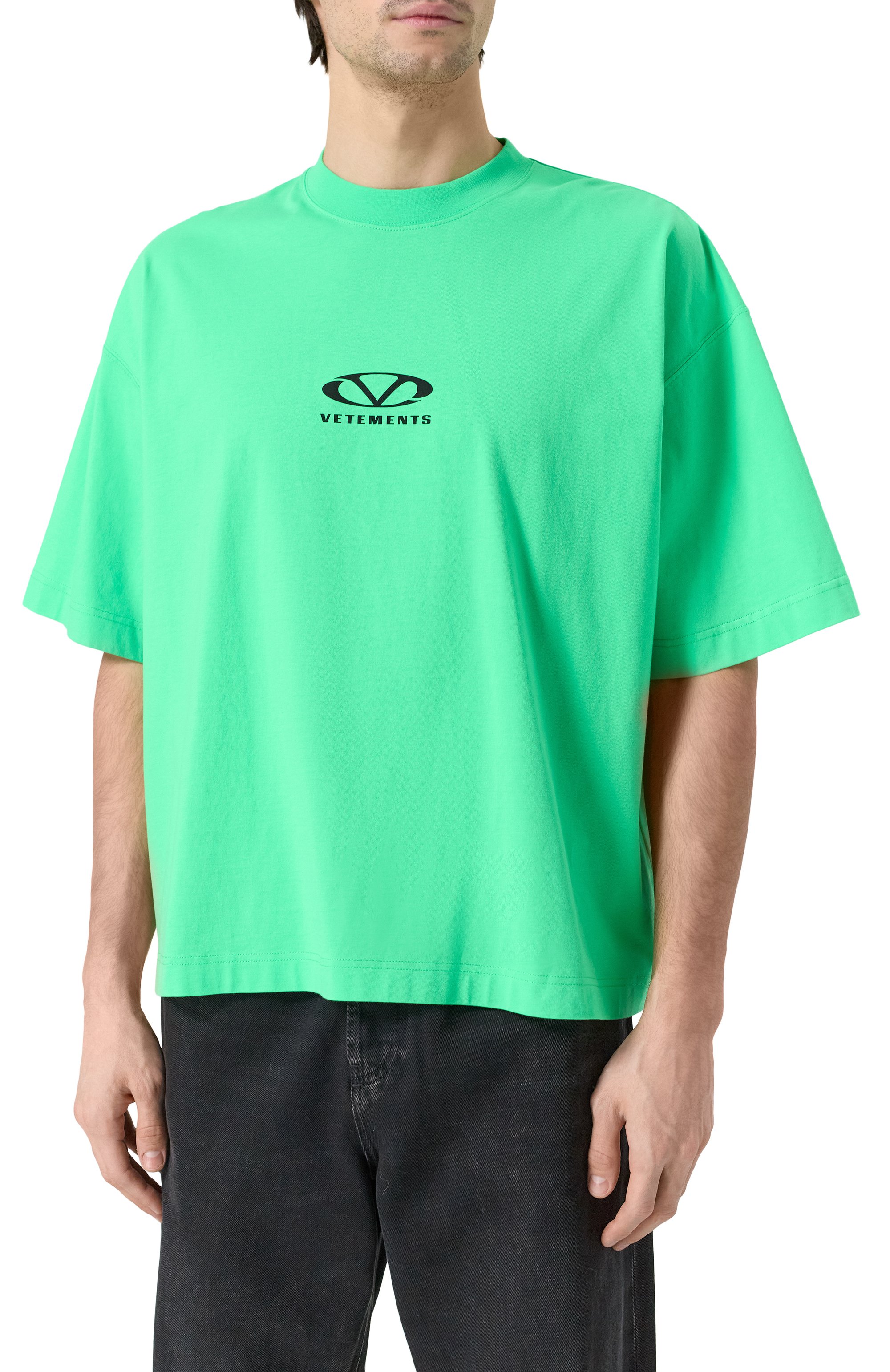 Хлопковая футболка VETEMENTS салатового цвета по цене 57800 руб., арт. UA66TR600E, фото 3 Хлопковая футболка VETEMENTS, арт. UA66TR600E, фото 3