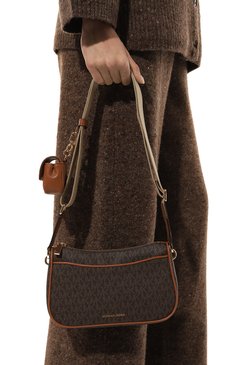 Женская сумка jet set MICHAEL MICHAEL KORS коричневого цвета, арт. 32S3GJ6C8B | Фото 2 (Размер: small; Ремень/цепочка: На ремешке; Материал: Экокожа; Драгоценные камни: Проставлено; Материал сплава: Проставлено)