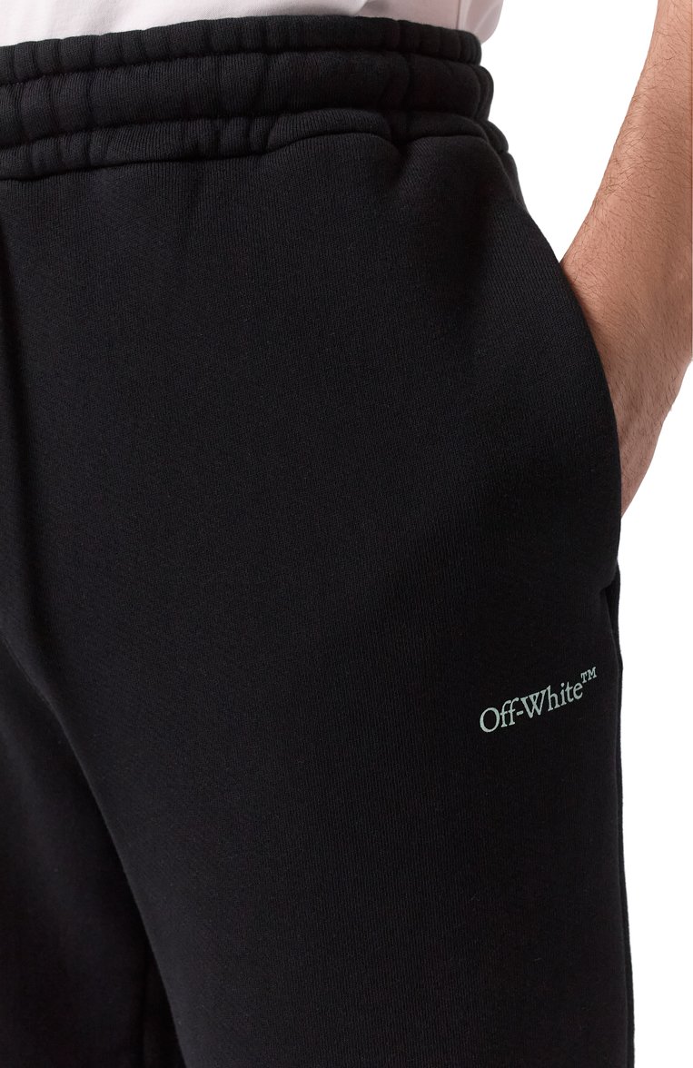Мужские хлопковые брюки OFF-WHITE черного цвета, арт. 0MCH054S25FLE003 | Фото 5 (Длина (брюки, джинсы): Стандартные; Автоматизация ТО: Проставлено; Материал внешний: Хлопок; Стили: Кэжуэл; Автоматизация состава: Проставлено; Случай: Повседневный)