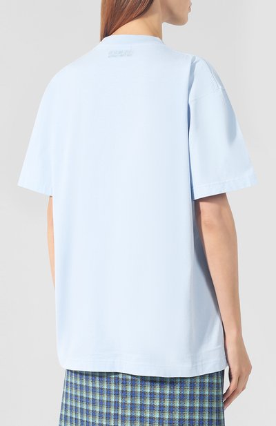 Хлопковая футболка VETEMENTS голубого цвета по цене 17600 руб., арт. UAH20TR635/W, фото 4 Хлопковая футболка VETEMENTS, арт. UAH20TR635/W, фото 4