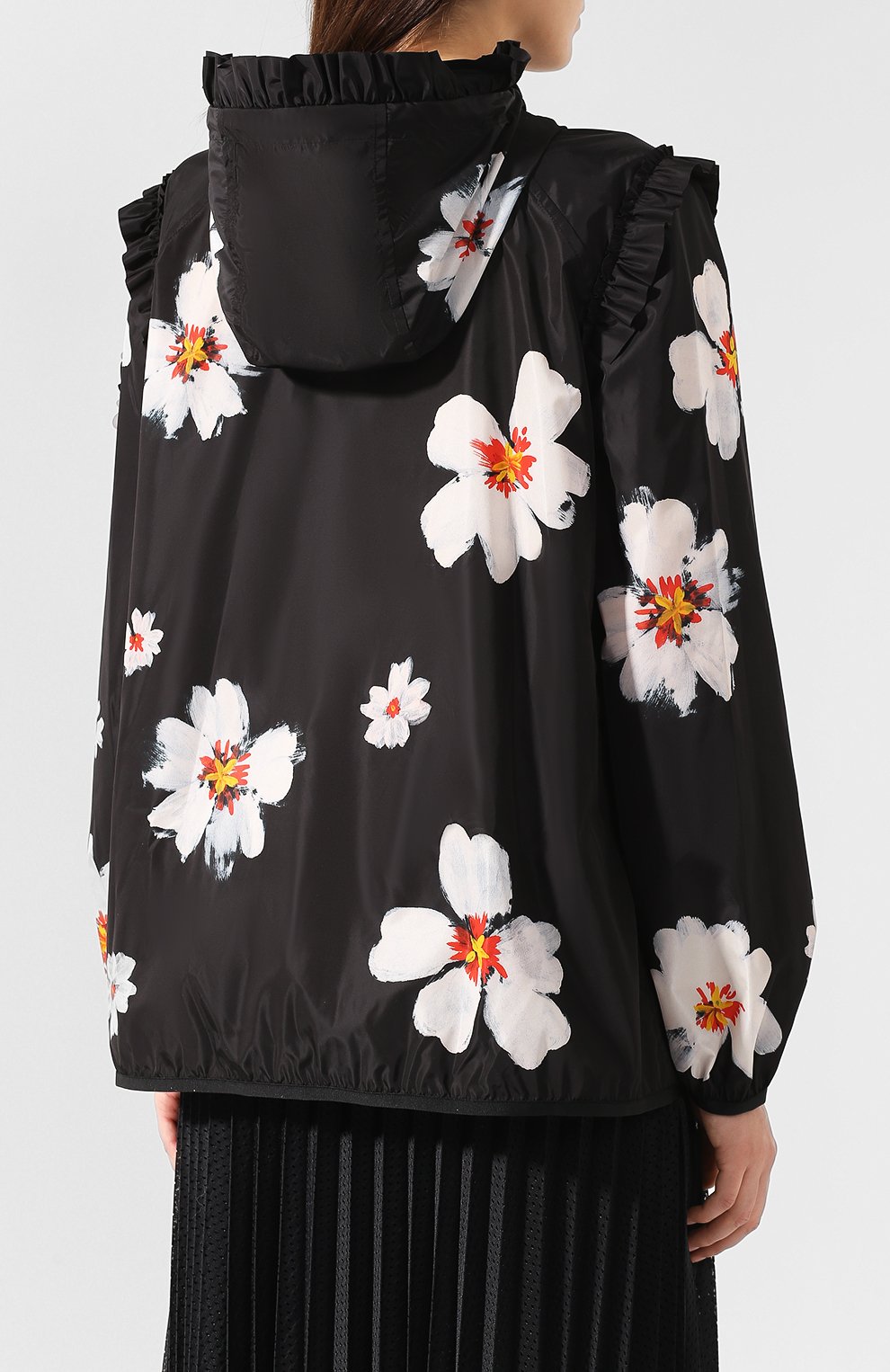 Куртка 4 moncler simone rocha MONCLER GENIUS черного цвета по цене 98700 руб., арт. E1-09W-46001-05-C0057, фото 4 Куртка 4 moncler simone rocha MONCLER GENIUS, арт. E1-09W-46001-05-C0057, фото 4