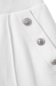 Детские хлопковые шорты BALMAIN белого цвета, арт. BW6A39 | Фото 3 (Материал сплава: Проставлено; Нос: Не проставлено; Кросс-КТ: Деним; Случай: Повседневный; Материал внешний: Хлопок; Ростовка одежда: 8 лет | 128 см, 16 лет | 164 см, 12 лет | 152 см, 6 лет | 116 см, 13 - 15 лет | 158 см, 10 - 11 лет | 140 - 146см)