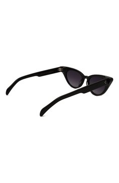 Женские солнцезащитные очки G.O.D. EYEWEAR черного цвета, арт. THIRTY 0NE BLACK/GREY | Фото 4 (Региональные ограничения белый список (Axapta Mercury): Не проставлено; Нос: Не проставлено; Материал: Пластик; Тип очков: С/з; Оптика Гендер: оптика-женское; Очки форма: Cat-eye)