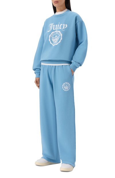 Женские хлопковые брюки sporty & rich x juicy couture SPORTY AND RICH, арт. PA085716692BL50/JUICY EMBLEM WIDE SWEATPANT