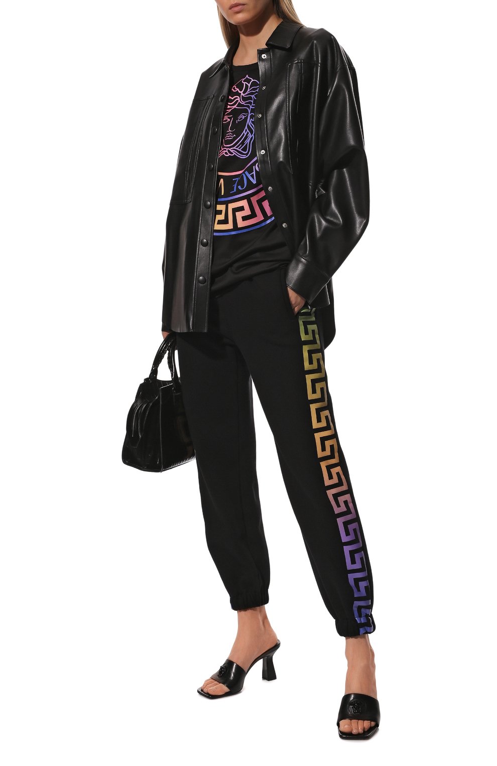 Хлопковые джоггеры VERSACE черного цвета по цене 79950 руб., арт. 1001566/1A01174, фото 2 Хлопковые джоггеры VERSACE, арт. 1001566/1A01174, фото 2