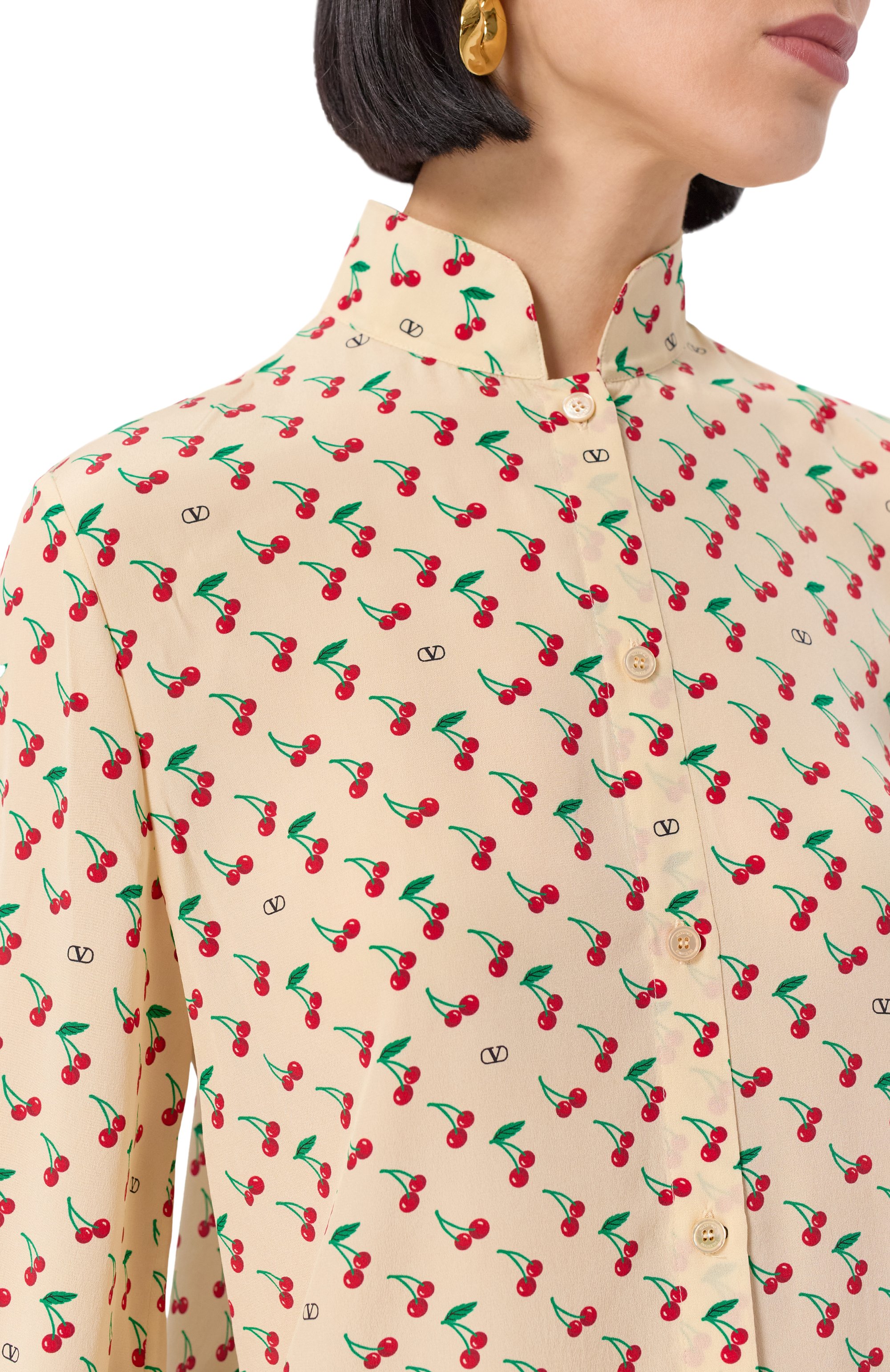 Шелковая рубашка VALENTINO кремового цвета по цене 271500 руб., арт. 7B3AB7U09M9, фото 5 Шелковая рубашка VALENTINO, арт. 7B3AB7U09M9, фото 5