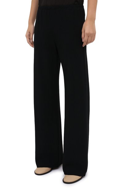 Брюки THE ROW черного цвета по цене 147500 руб., арт. 1766W1928, фото 3 Брюки THE ROW, арт. 1766W1928, фото 3