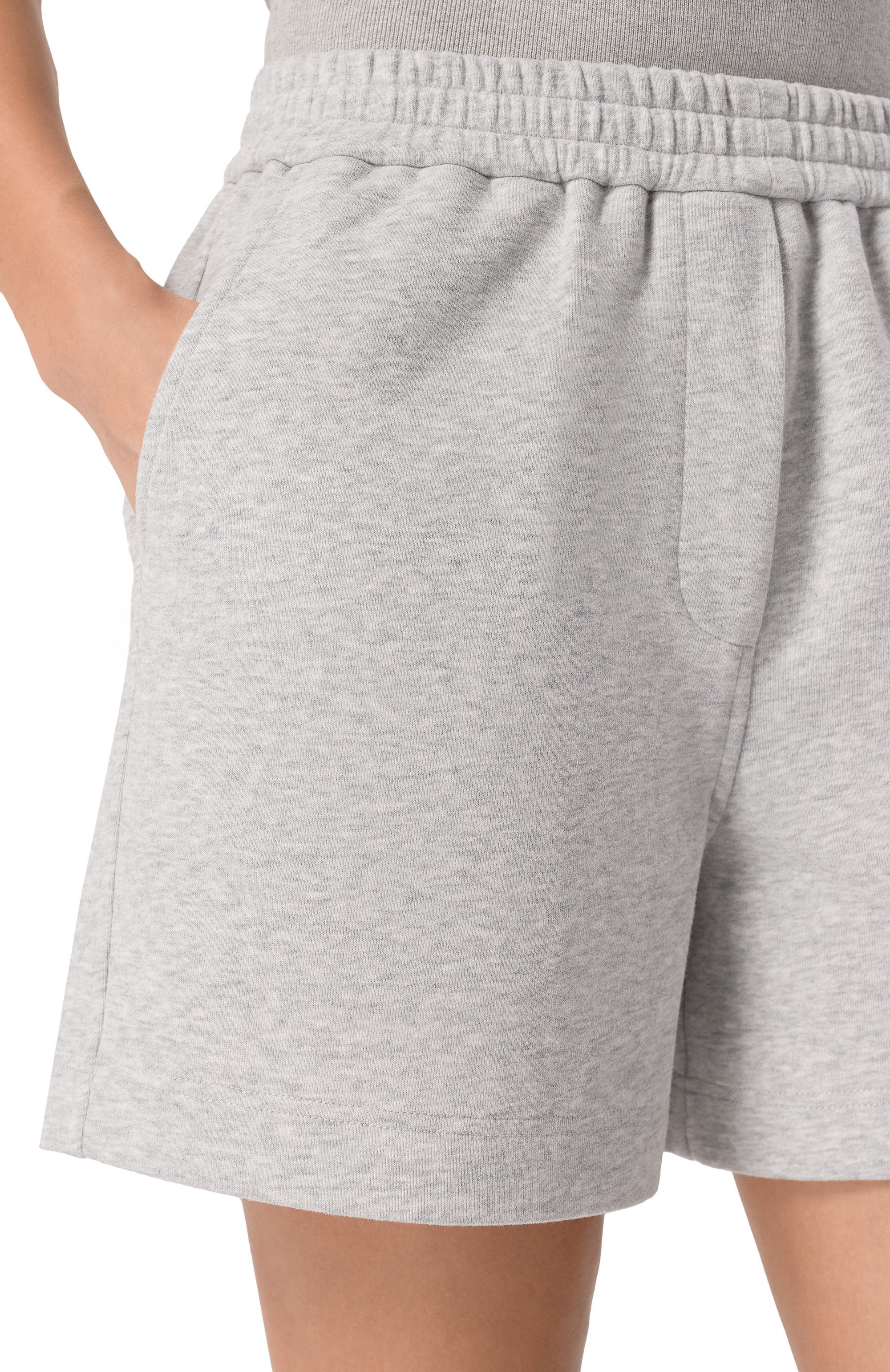 Шорты CO серого цвета по цене 34300 руб., арт. 5129CSNL-C0RE, фото 5 Шорты CO, арт. 5129CSNL-C0RE, фото 5