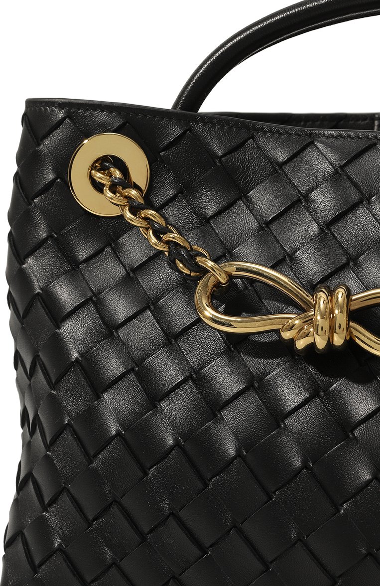 Женская сумка andiamo small BOTTEGA VENETA черного цвета, арт. 786008/VCPP1 | Фото 3 (Материал: Натуральная кожа; Размер: small; Ремень/цепочка: На ремешке)
