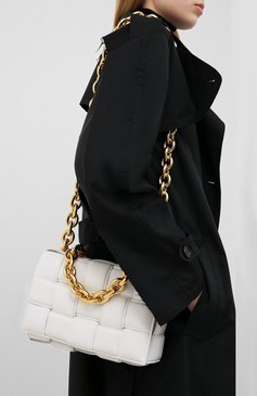 Женская сумка chain cassette BOTTEGA VENETA белого цвета, арт. 631421/VBWZ0 | Фото 5 (Материал: Натуральная кожа; Сумки-технические: Сумки top-handle, Сумки через плечо; Размер: medium; Региональные ограничения белый список (Axapta Mercury): RU; Материал сплава: Проставлено; Драгоценные камни: Проставлено)