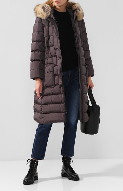 Пуховик с меховой отделкой капюшона MONCLER серого цвета по цене 226000 руб., арт. D2-093-49884-25-68065, фото 2 Пуховик с меховой отделкой капюшона MONCLER, арт. D2-093-49884-25-68065, фото 2