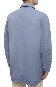 Мужской плащ STONE ISLAND синего цвета, арт. 741543233 | Фото 4 (Мужское Кросс-КТ: Плащ-верхняя одежда; Материал подклада: Синтетический материал; Материал внешний: Синтетический материал; Сти�ли: Кэжуэл; Длина (верхняя одежда): До середины бедра; Рукава: Длинные; Драгоценные камни: Проставлено; Материал сплава: Проставлено)