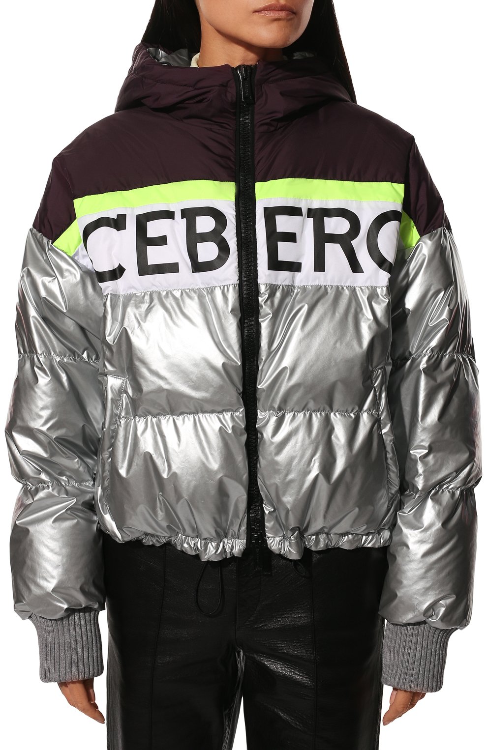 Пуховик ICEBERG серебряного цвета по цене 46800 руб., арт. 19I I2P0/J011/5946/0UTLET AW22-23, фото 3 Пуховик ICEBERG, арт. 19I I2P0/J011/5946/0UTLET AW22-23, фото 3