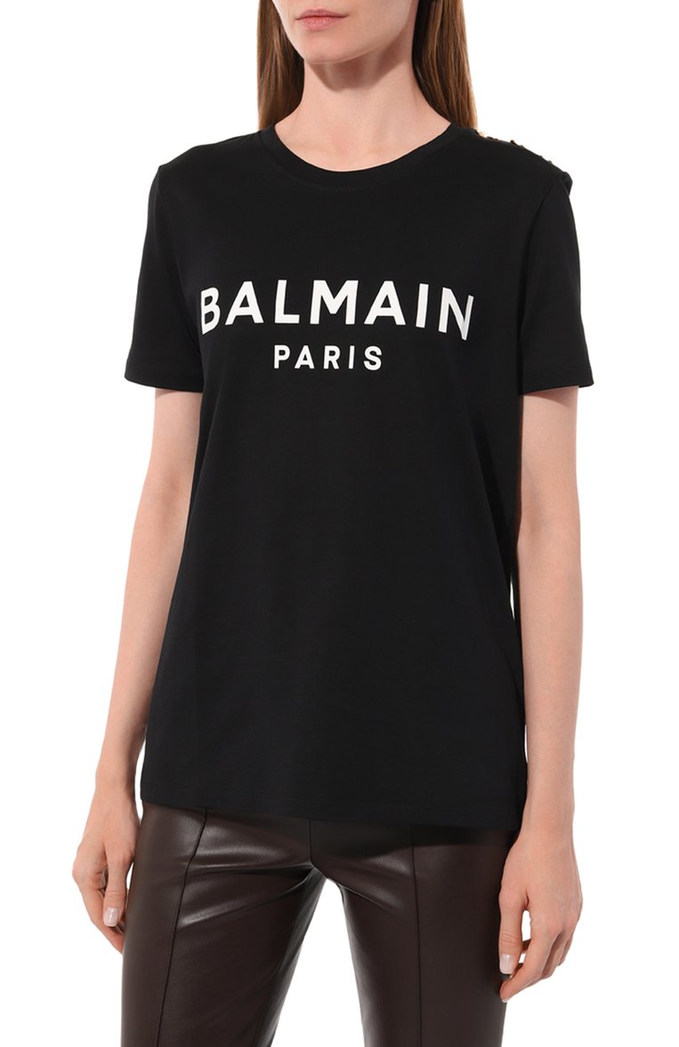 Женская хлопковая футболка BALMAIN черного цвета, арт. BF1EF005/BB02 | Фото 3 (Рукава: Короткие; Длина (для топов): Стандартные; Принт: С принтом; Материал сплава: Проставлено; Материал внешний: Хлопок; Женское Кросс-КТ: Футболка-одежда; Драгоценные камни: Проставлено; Стили: Кэжуэл)