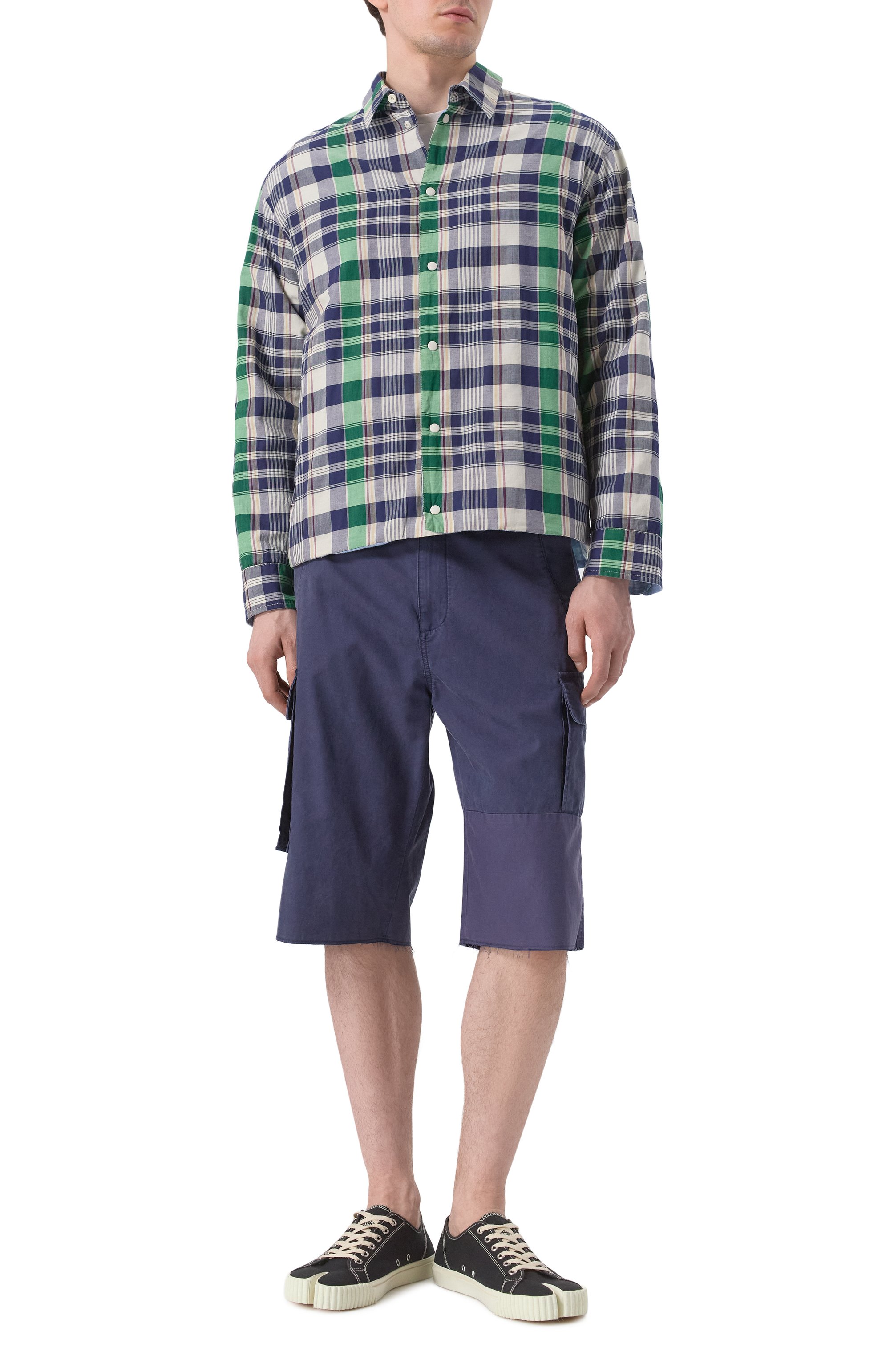 Шорты MM6 темно-синего цвета по цене 95050 руб., арт. SH0MU0015/M35369, фото 2 Шорты MM6, арт. SH0MU0015/M35369, фото 2