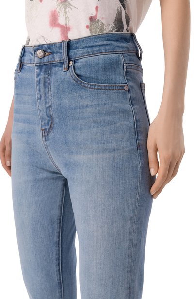 Джинсы sculpt 495 DENIM голубого цвета по цене 25000 руб., арт. 49526/JFW2B, фото 5 Джинсы sculpt 495 DENIM, арт. 49526/JFW2B, фото 5