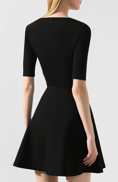 Платье VERSACE JEANS COUTURE черного цвета по цене 58800 руб., арт. D2HUA426-UDP916/11682, фото 4 Платье VERSACE JEANS COUTURE, арт. D2HUA426-UDP916/11682, фото 4
