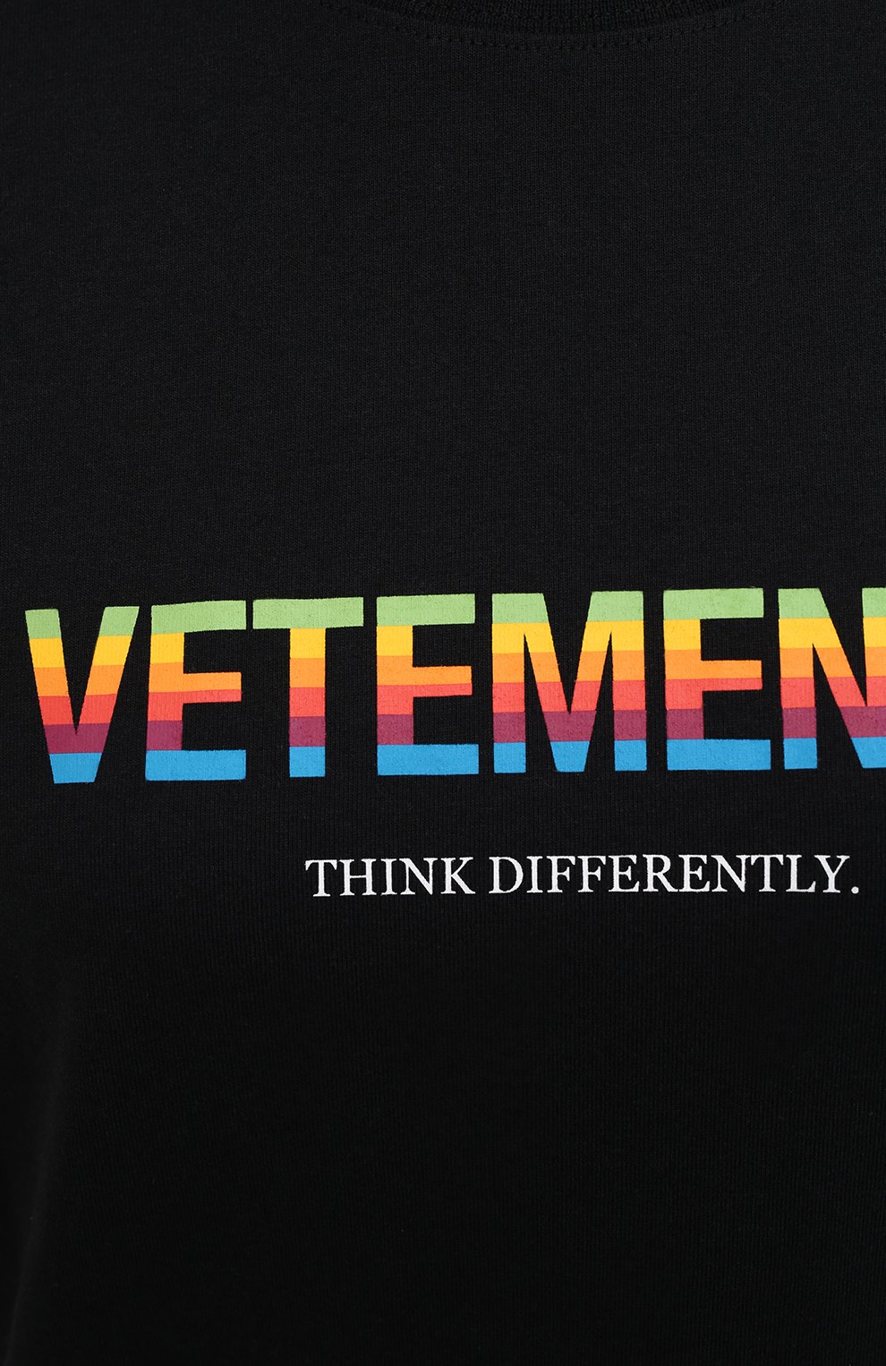 Хлопковая футболка VETEMENTS черного цвета по цене 42550 руб., арт. UE51TR620B 1611/W, фото 5 Хлопковая футболка VETEMENTS, арт. UE51TR620B 1611/W, фото 5