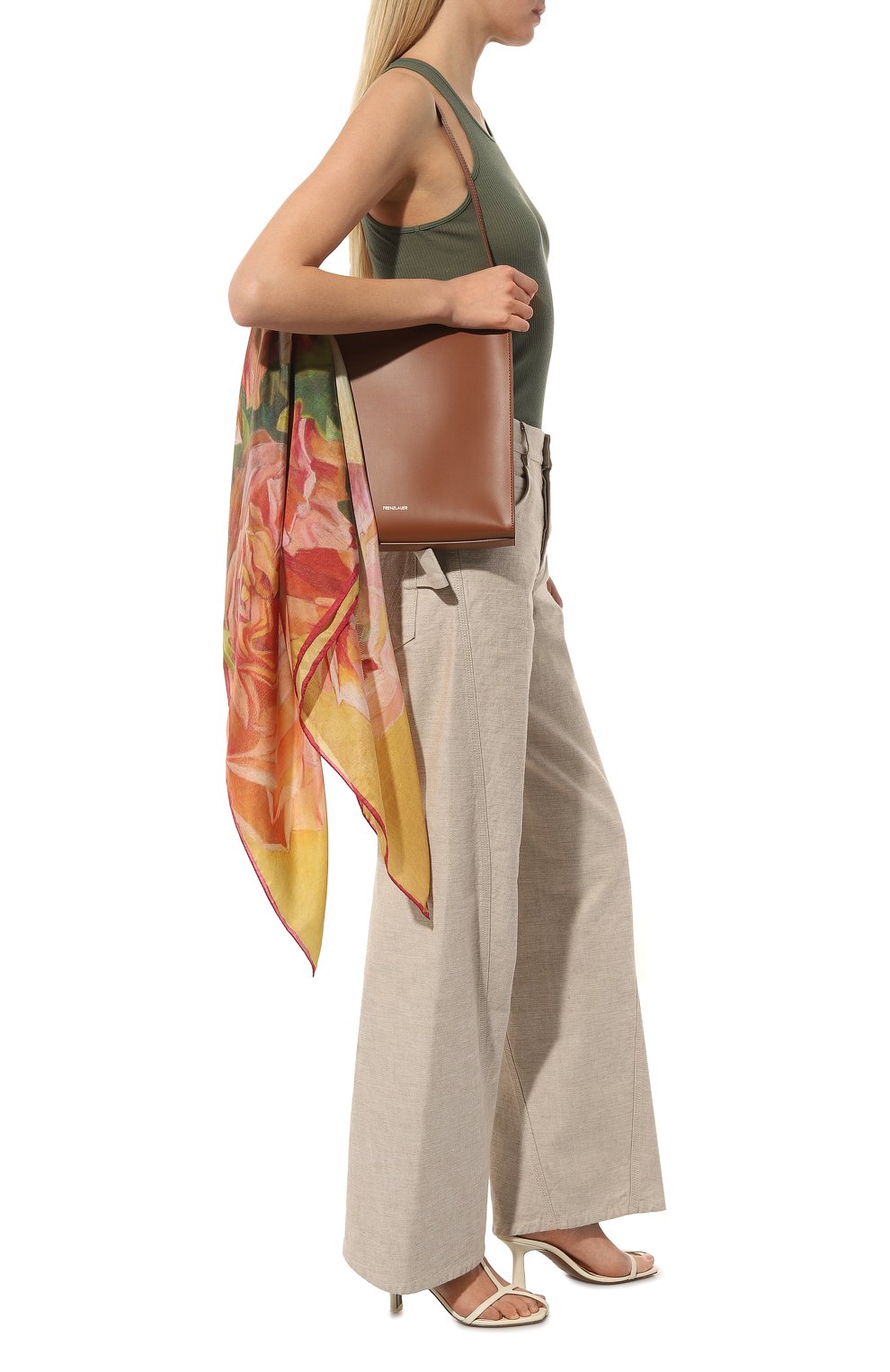 Шелковый платок розы GOURJI разноцветного цвета по цене 18980 руб., арт. T23ROSE7R, фото 2 Шелковый платок розы GOURJI, арт. T23ROSE7R, фото 2