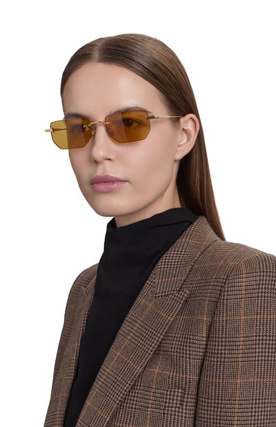 Солнцезащитные очки TOM FORD желтого цвета по цене 65500 руб., арт. TF1355 30E, фото 3 Солнцезащитные очки TOM FORD, арт. TF1355 30E, фото 3