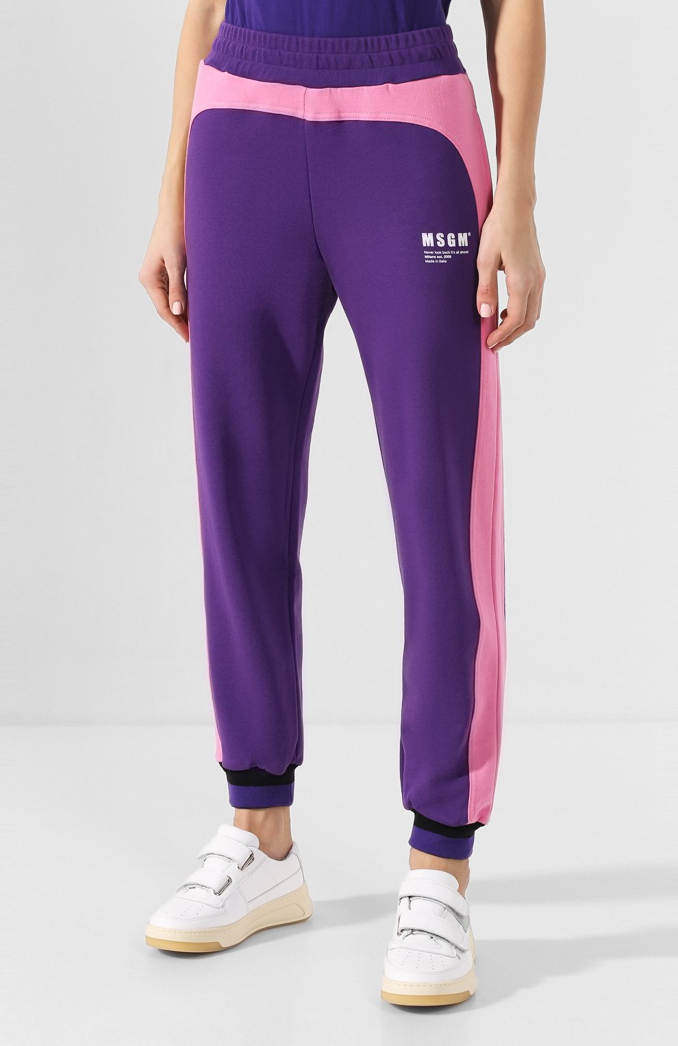 Хлопковые джоггеры MSGM фиолетового цвета по цене 17650 руб., арт. 2841MDP61 207299, фото 3 Хлопковые джоггеры MSGM, арт. 2841MDP61 207299, фото 3