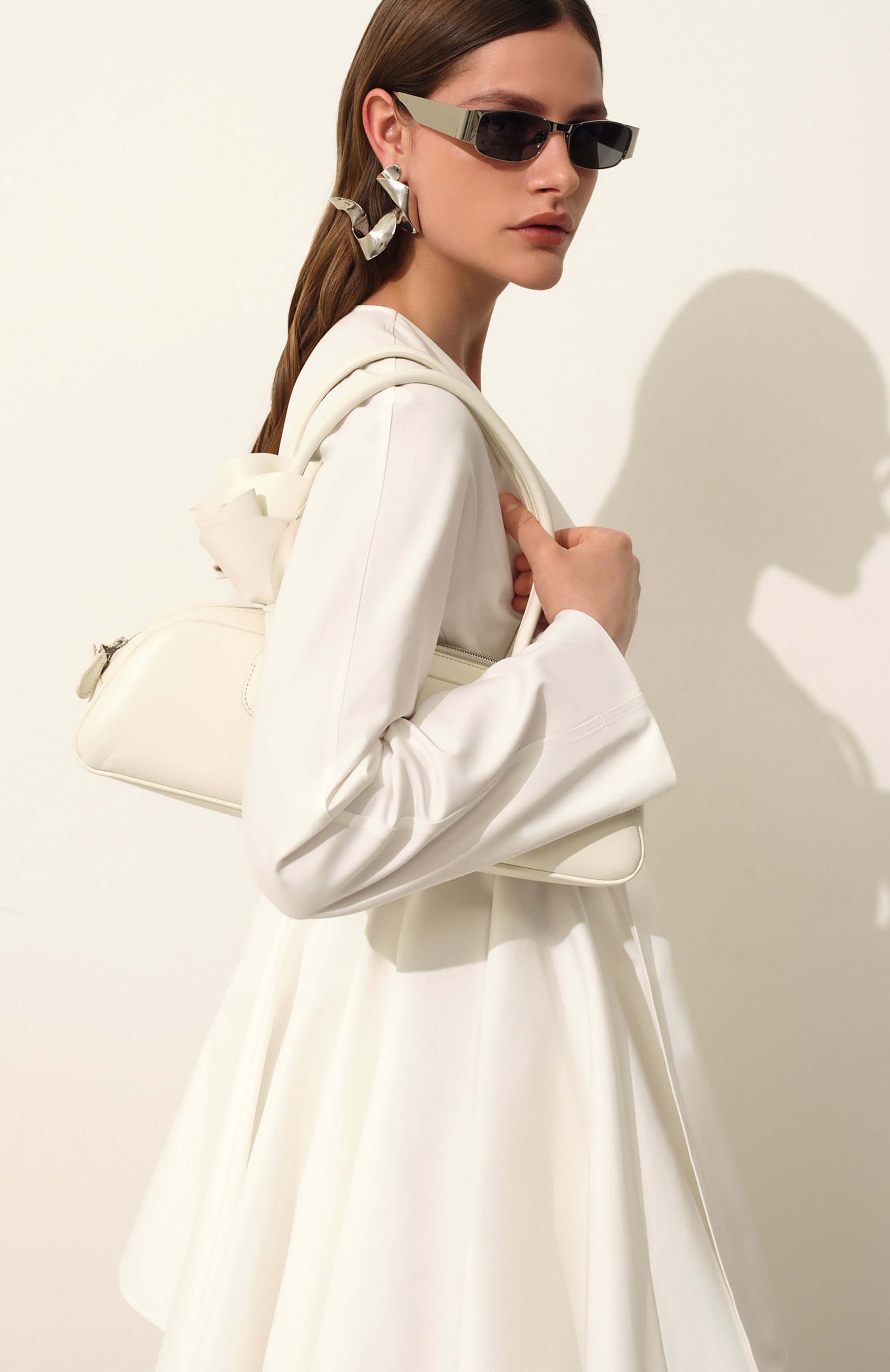 Сумка brigitte MAGDA BUTRYM кремового цвета по цене 273000 руб., арт. 704524, фото 8 Сумка brigitte MAGDA BUTRYM, арт. 704524, фото 8