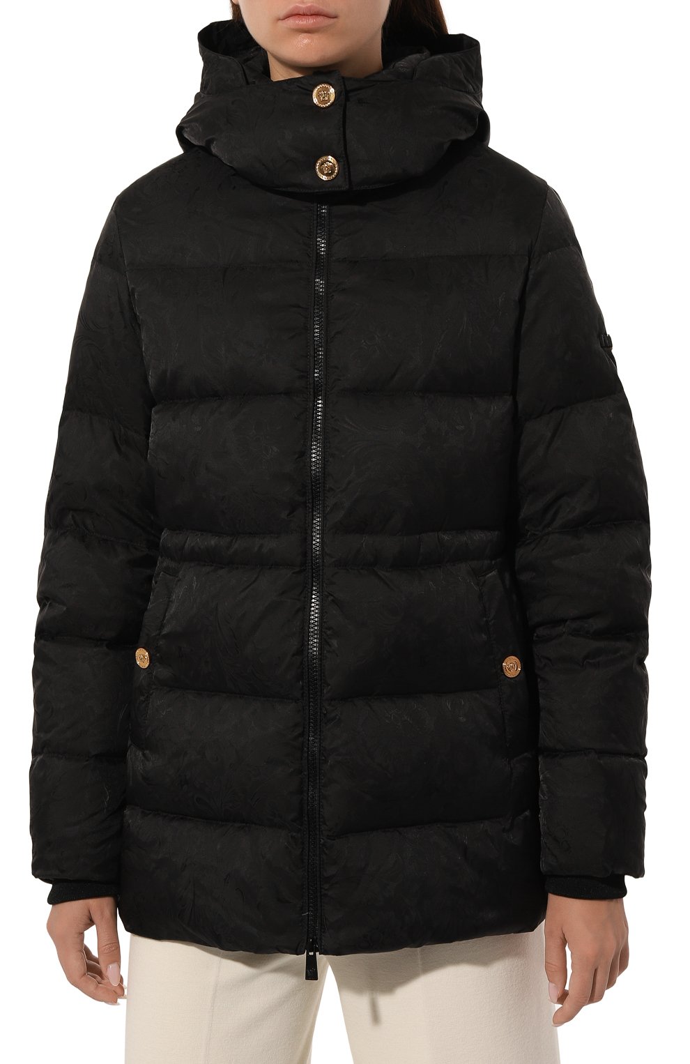 Пуховик VERSACE черного цвета по цене 263500 руб., арт. 1015769/1A11116, фото 3 Пуховик VERSACE, арт. 1015769/1A11116, фото 3