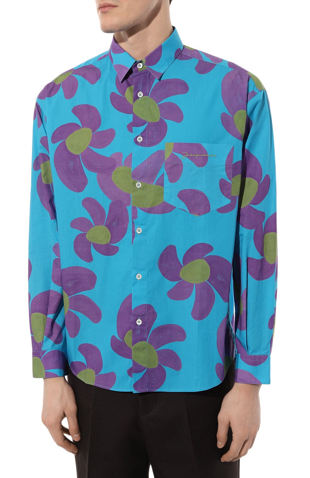 Рубашка JACQUEMUS голубого цвета по цене 49950 руб., арт. 22H216SH001/1077PRINTPURPLEFLOWERS, фото 3 Рубашка JACQUEMUS, арт. 22H216SH001/1077PRINTPURPLEFLOWERS, фото 3