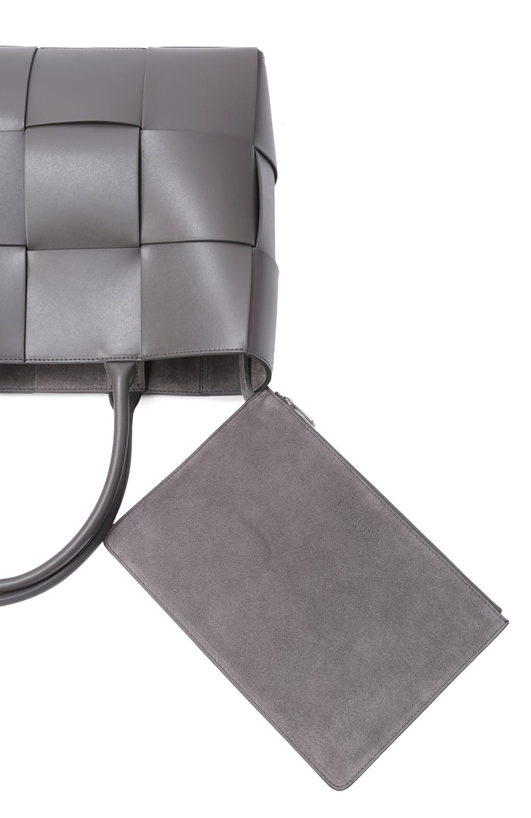 Мужская сумка-тоут arco BOTTEGA VENETA серого цвета, арт. 756682/VB1K0 | Фото 7 (Материал: Натуральная кожа; Размер: large; Автоматизация ТО: Проставлено; Автоматизация состава: Проставлено)