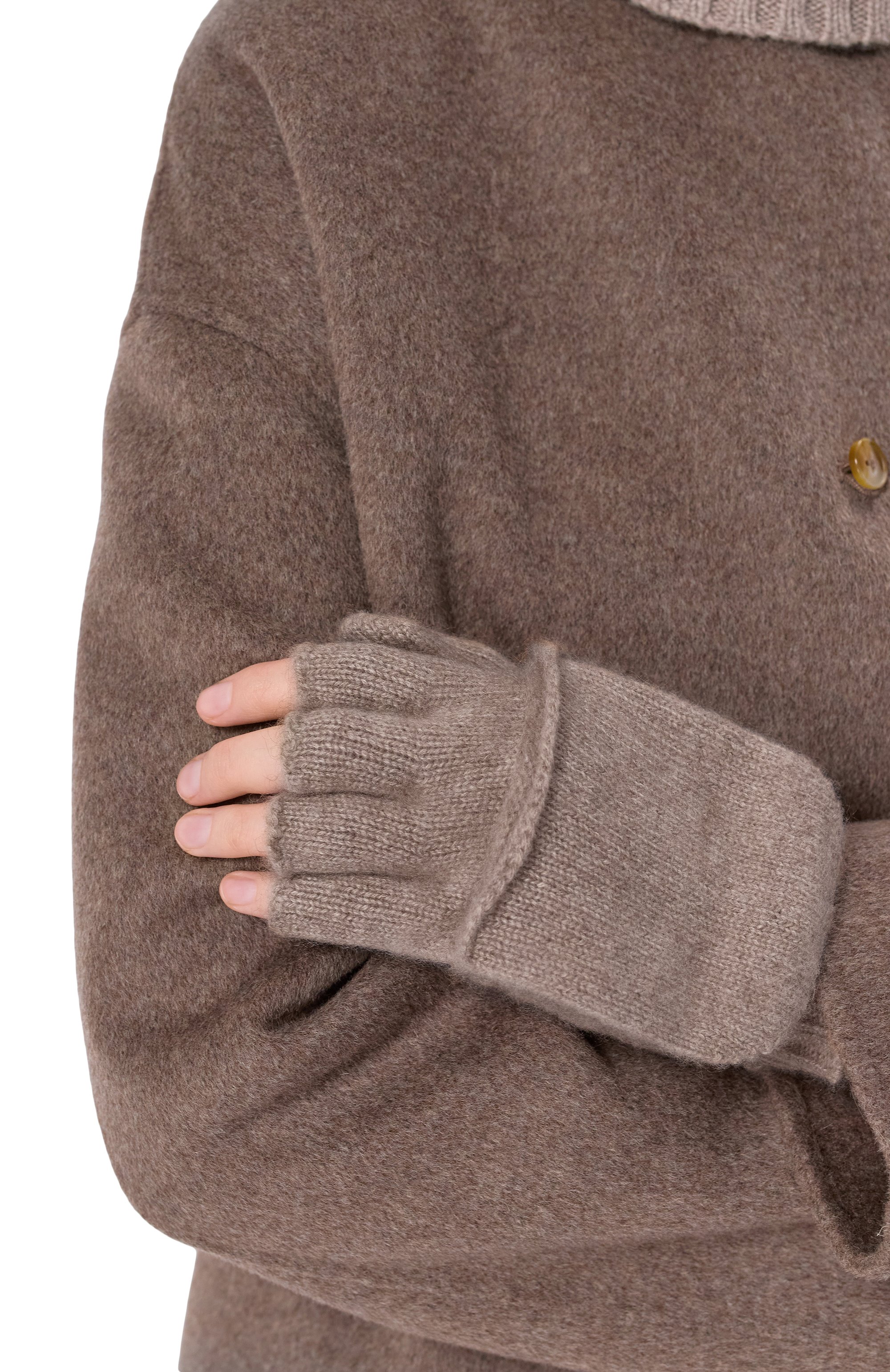 Кашемировые варежки-митенки TEGIN бежевого цвета по цене 15800 руб., арт. 1928-004, фото 2 Кашемировые варежки-митенки TEGIN, арт. 1928-004, фото 2