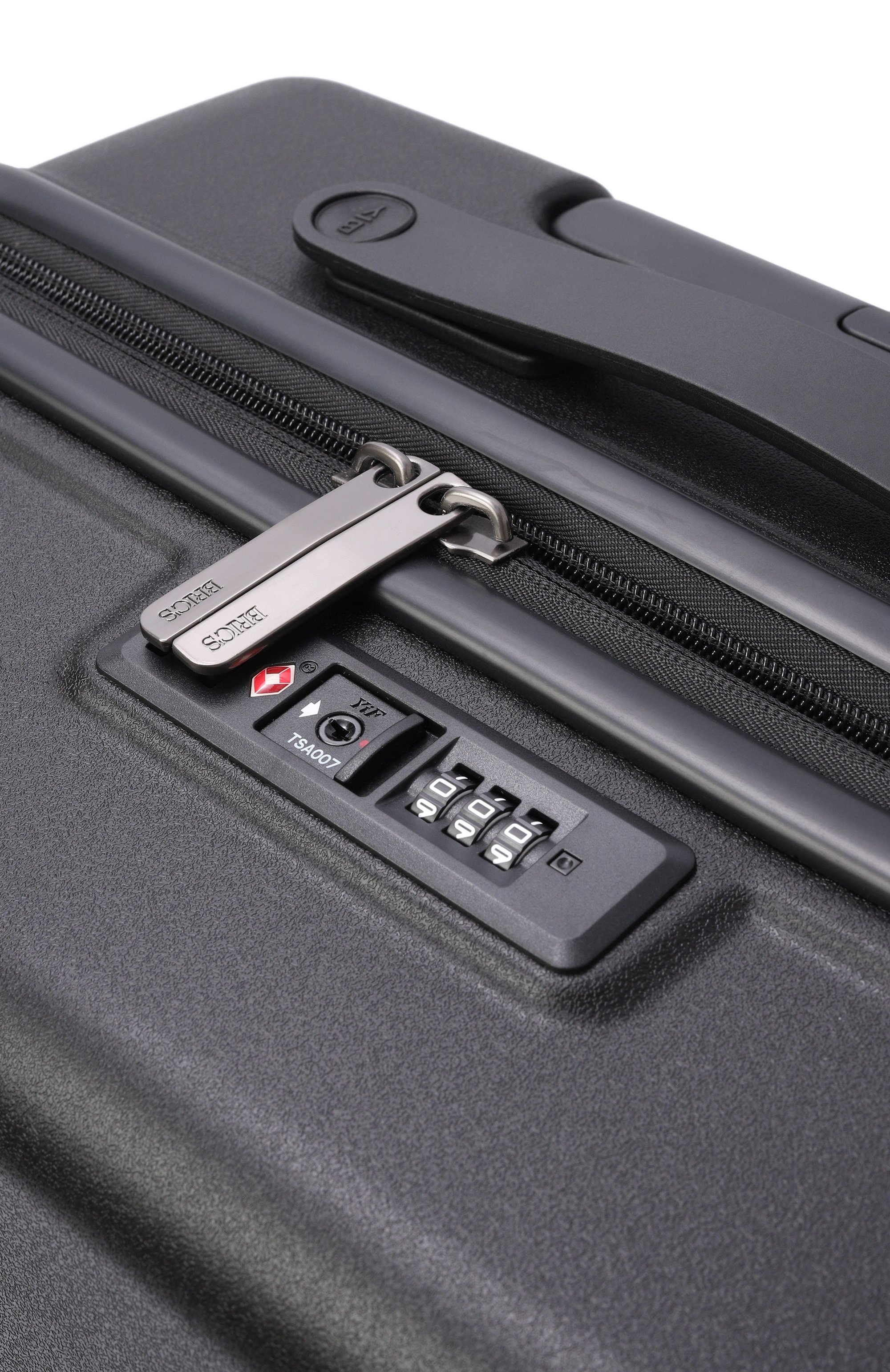 Чемодан b|y expandable medium BRIC`S черного цвета по цене 29950 руб., арт. B1Y08427.001, фото 2 Чемодан b|y expandable medium BRIC`S, арт. B1Y08427.001, фото 2