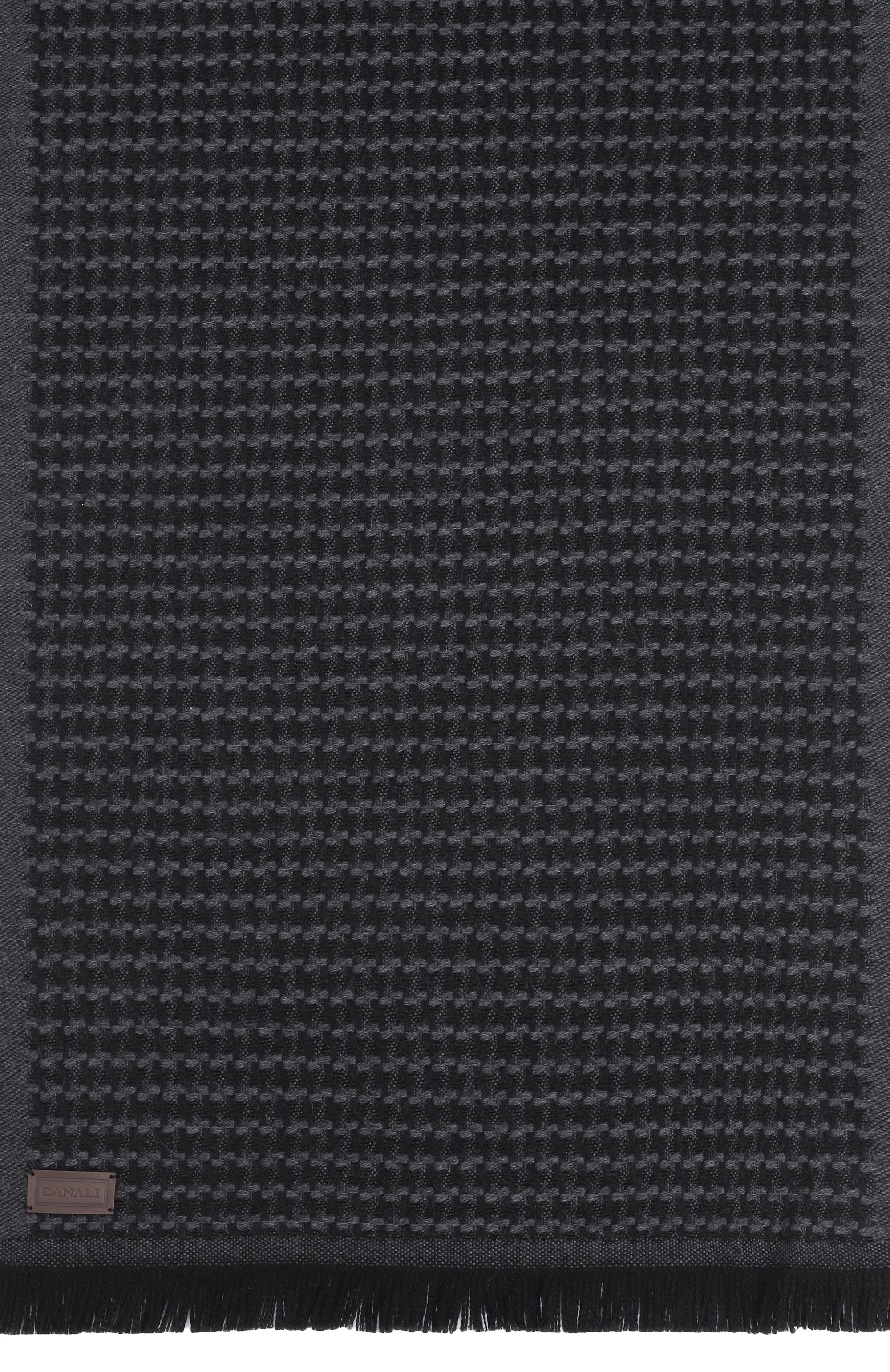 Шерстяной шарф CANALI темно-серого цвета по цене 32200 руб., арт. 06/TF00315, фото 4 Шерстяной шарф CANALI, арт. 06/TF00315, фото 4