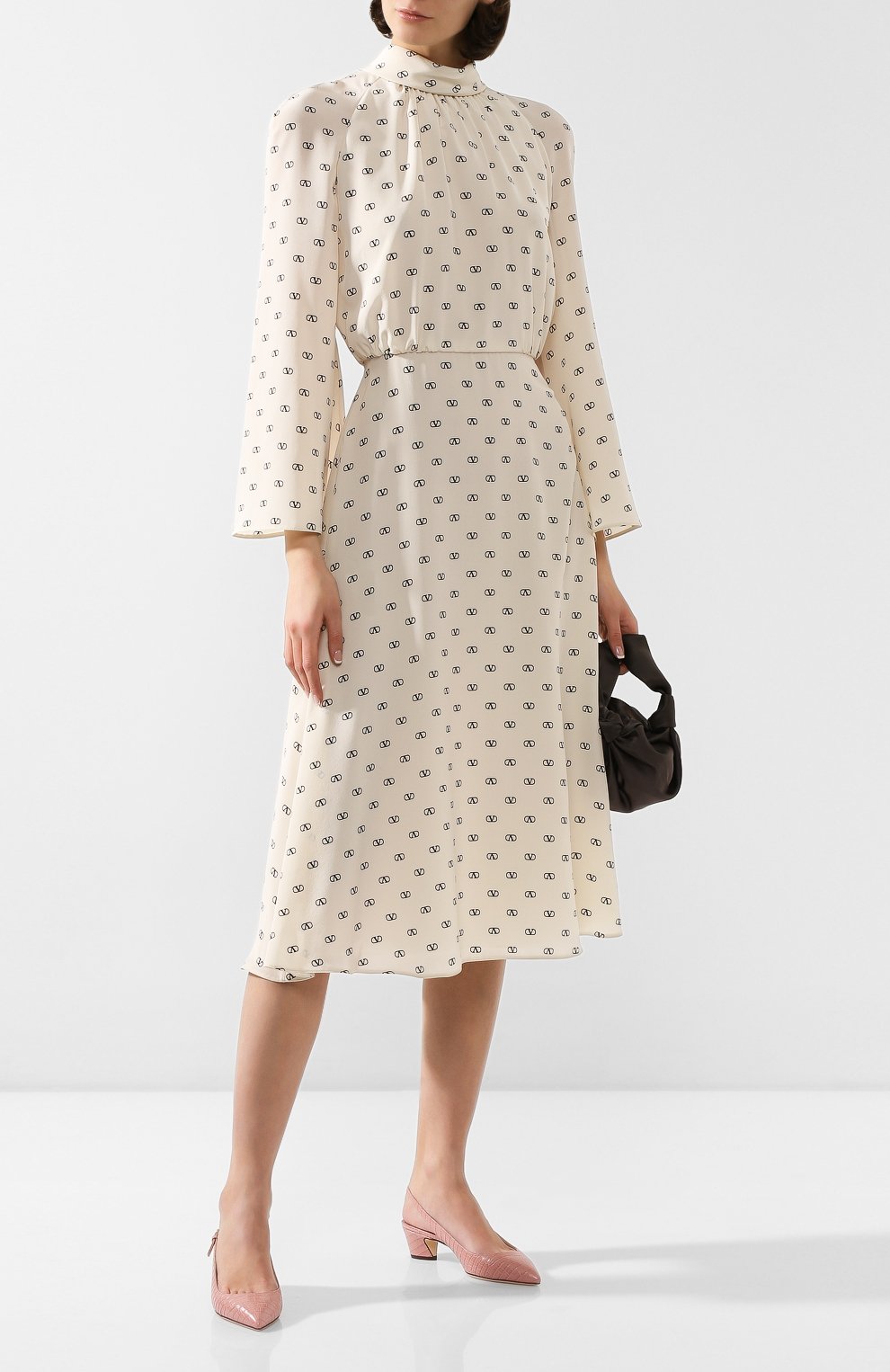 Шелковое платье VALENTINO белого цвета по цене 399500 руб., арт. SB3VAN304NJ, фото 2 Шелковое платье VALENTINO, арт. SB3VAN304NJ, фото 2