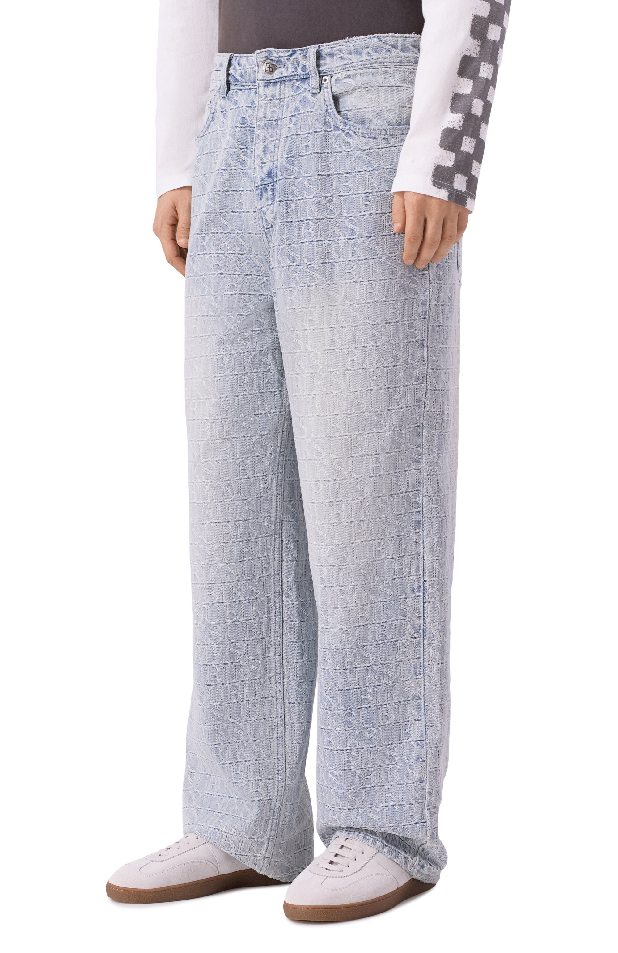 Джинсы KSUBI голубого цвета по цене 41750 руб., арт. MPF25DJ021, фото 3 Джинсы KSUBI, арт. MPF25DJ021, фото 3