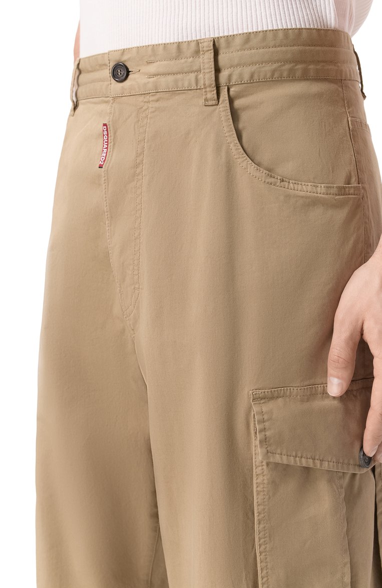 Мужские хлопковые брюки-карго DSQUARED2 бежевого цвета, арт. S78LB0112/S78499 | Фото 5 (Материал внешний: Хлопок; Длина (брюки, джинсы): Стандартные; Случай: Повседневный; Силуэт М (брюки): Карго; Стили: Кэжуэл; Автоматизация ТО: Проставлено; Автоматизация состава: Проставлено)