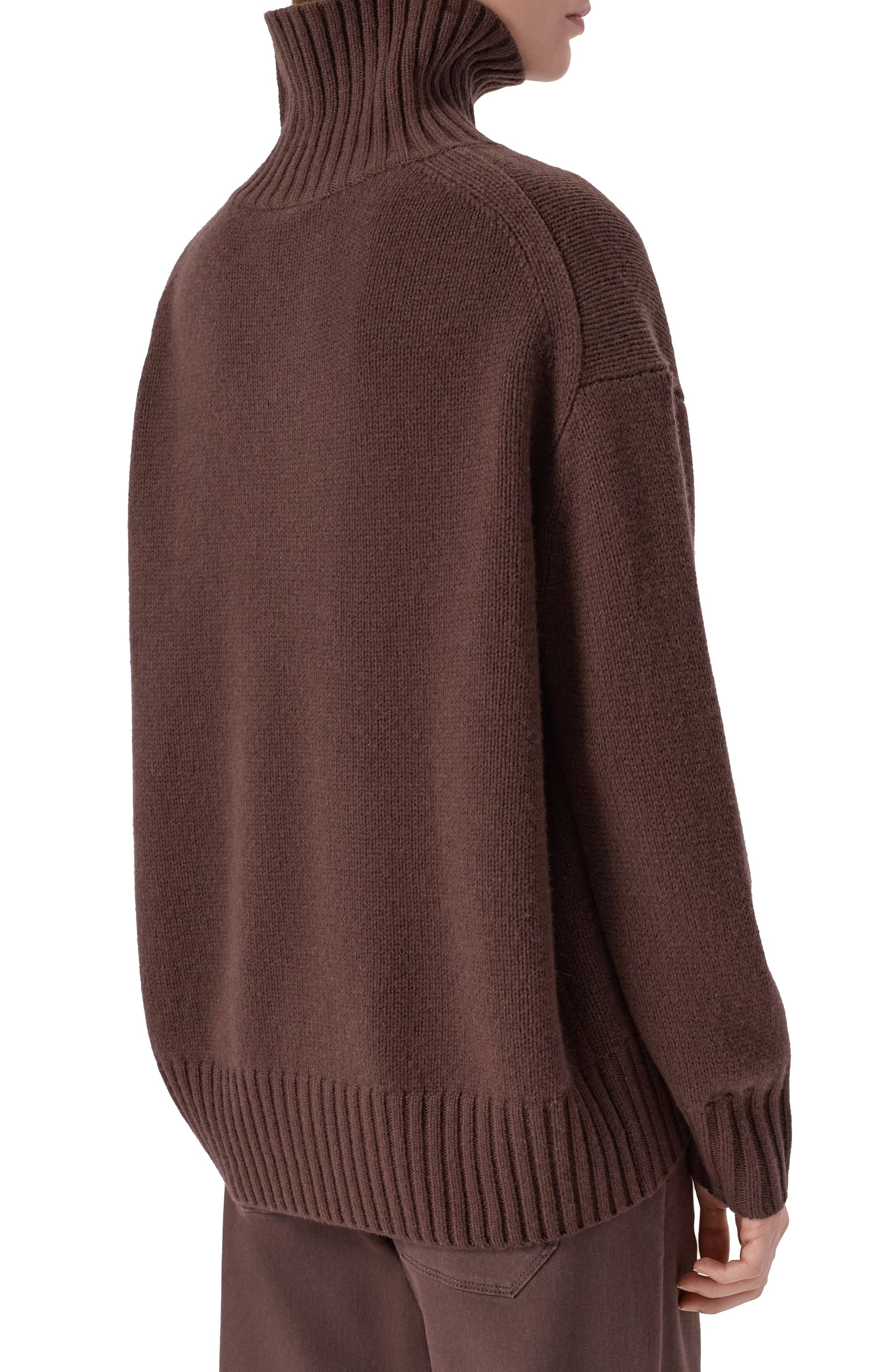 Кашемировый свитер FTC коричневого цвета по цене 79200 руб., арт. 920-0221, фото 4 Кашемировый свитер FTC, арт. 920-0221, фото 4