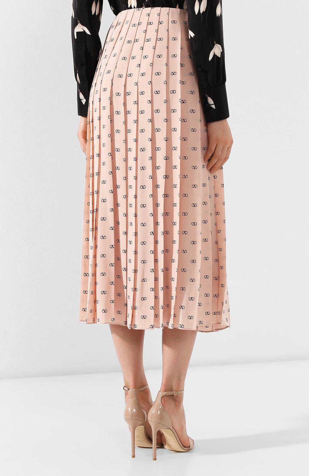 Шелковая юбка VALENTINO розового цвета по цене 299500 руб., арт. SB3RA4W04NJ, фото 4 Шелковая юбка VALENTINO, арт. SB3RA4W04NJ, фото 4