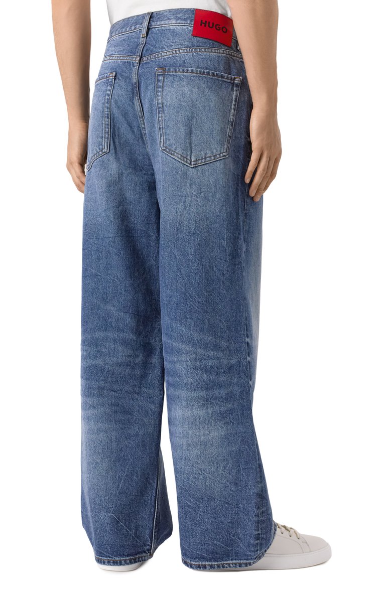 Мужские джинсы baggy fit HUGO синего цвета, арт. 50537724 | Фото 4 (Длина (брюки, джинсы): Стандартные; Материал внешний: Хлопок, Деним; Стили: Streetwear; Кросс-КТ: Деним; Силуэт М (брюки): Широкие; Детали: Делаве; Автоматизация состава: Проставлено; Автоматизация ТО: Проставлено)