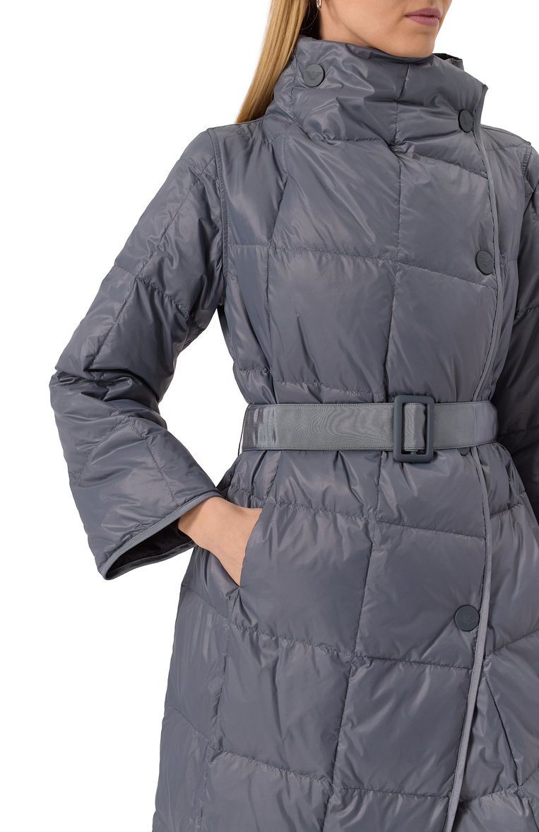 Женский двусторонний пуховик EMPORIO ARMANI серого цвета, арт. 6D2L64/2NIIZ | Фото 5 (Материал утеплителя: Пух и перо; Материал подклада: Синтетический материал; Стили: Кэжуэл; Кросс-КТ: Пуховик; Материал внешний: Синтетический материал)