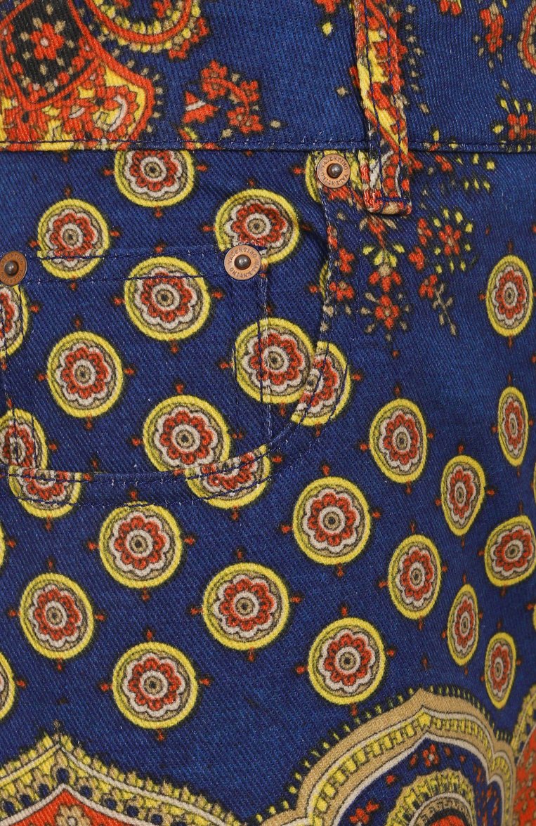 Женские джинсы VALENTINO синего цвета, арт. 6B3DD00094P | Фото 6 (Длина (брюки, джинсы): Стандартные; Автоматизация ТО: Проставлено; Ма�териал внешний: Хлопок, Деним; Автоматизация состава: Проставлено; Кросс-КТ: Деним, костюм; Детали: Принт; Силуэт Ж (брюки и джинсы): Широкие; Стили: Бохо)