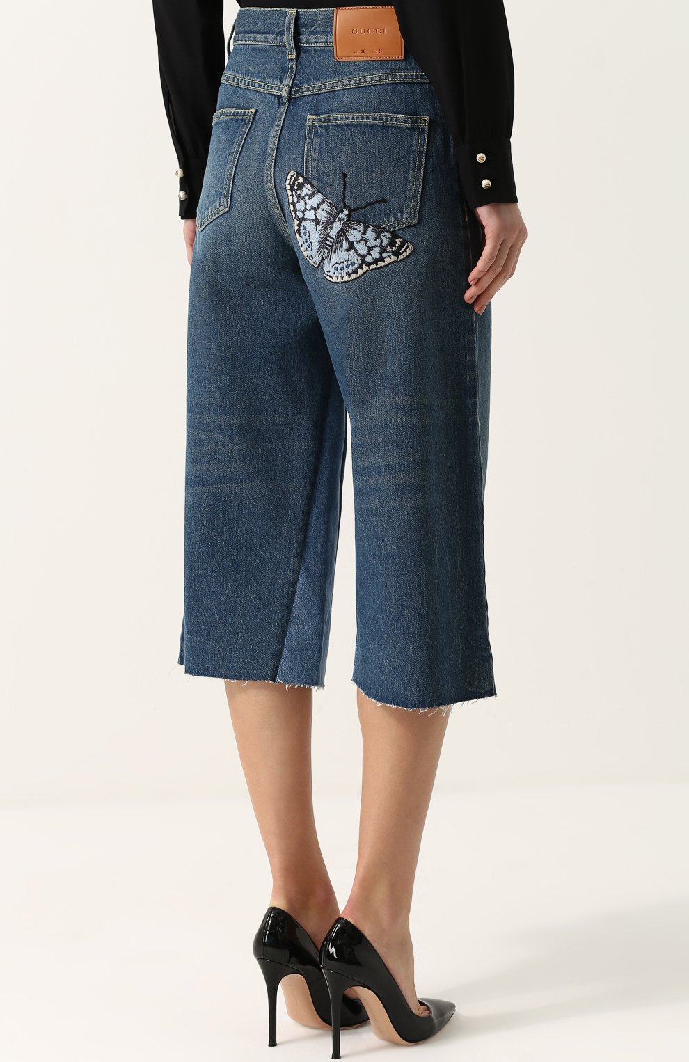 Укороченные расклешенные джинсы с потертостями GUCCI, арт. 478028/XR675, фото 4