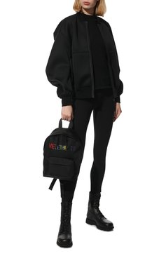 Женский рюкзак VETEMENTS черного цвета, арт. UE52BA740B 1302/W | Фото 3 (Размер: medium; Материал сплава: Проставлено; Нос: Не проставлено; Материал: Текстиль; Драгоценные камни: Проставлено; Стили: Кэжуэл)