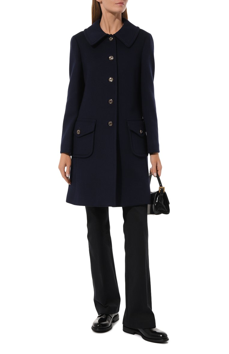 Женское шерстяное пальто GUCCI темно-синего цвета, арт. 626300 ZHW03 | Фото 2 (Рукава: Длинные; Материал внешний: Шерсть; Драгоценные камни: Проставлено; Материал сплава: Проставлено; Длина (верхняя одежда): До середины бедра; Стили: Ретро; 1-2-бортные: Однобортные)