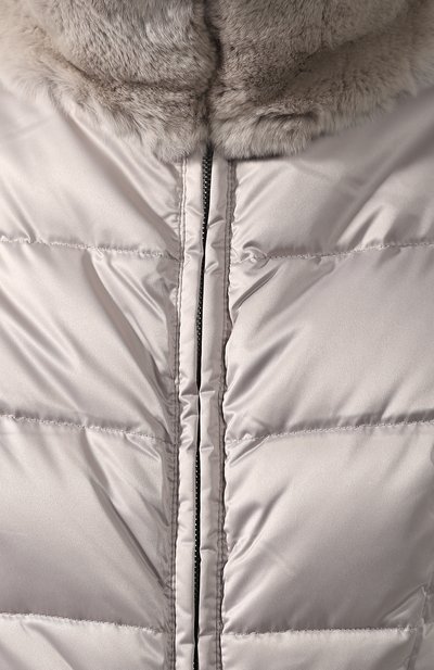 Пуховое пальто NAUMI светло-серого цвета по цене 37800 руб., арт. 18 W 774 01 13, фото 5 Пуховое пальто NAUMI, арт. 18 W 774 01 13, фото 5